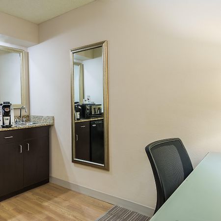 Holiday Inn Express Hotel & Suites Kendall East-Miami By Ihg Экстерьер фото