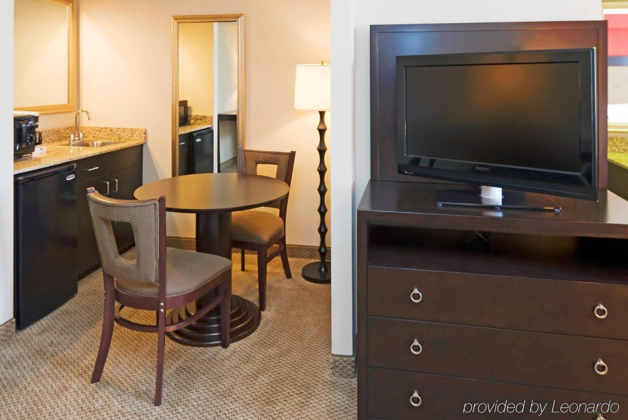 Holiday Inn Express Hotel & Suites Kendall East-Miami By Ihg Экстерьер фото